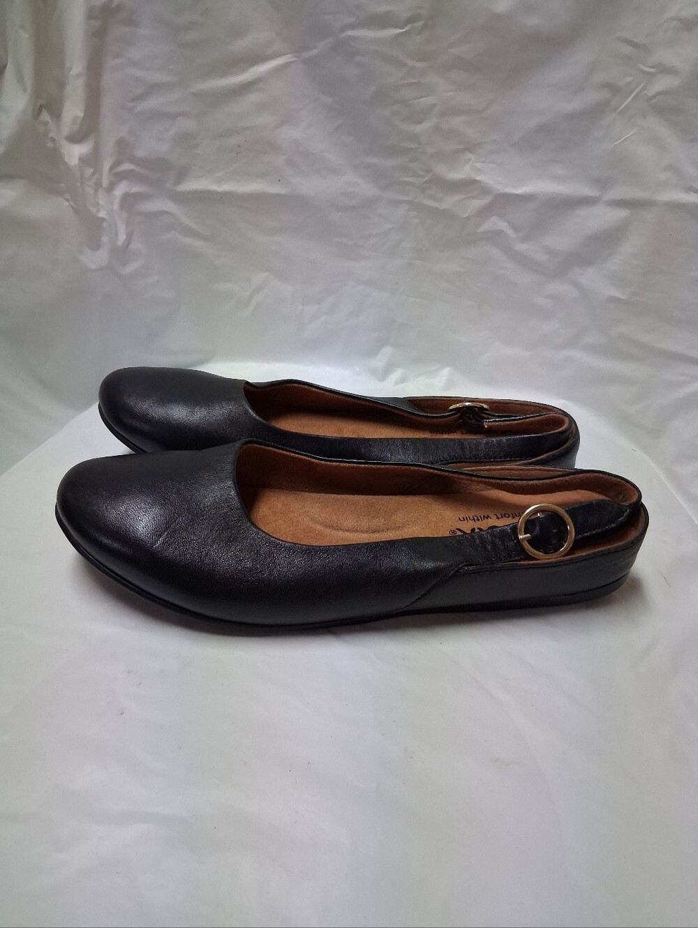 SoftWalk Black Leather Slip-On Ballet Flats with Gold Bucklesoft Sz 8M